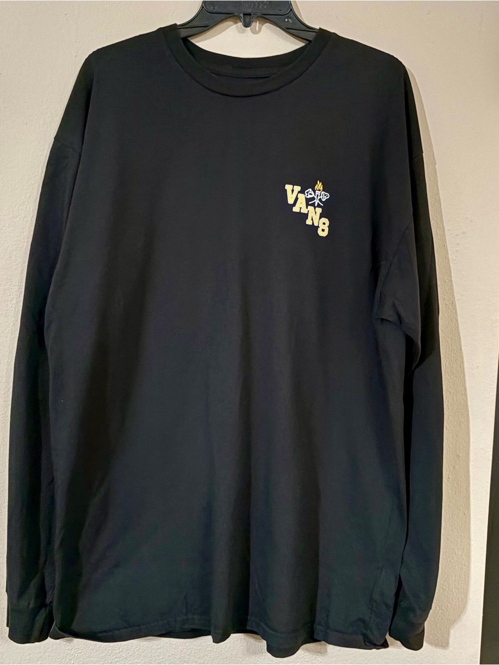 Vans Long Sleeve Graphic Tee - Black Skater & Streetwear Vibe